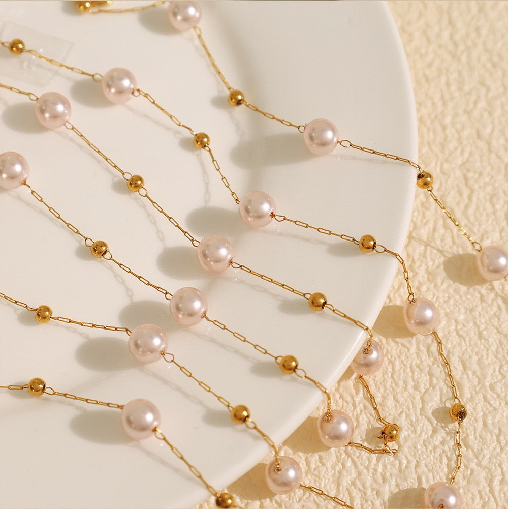 Champagne round pearly necklace
