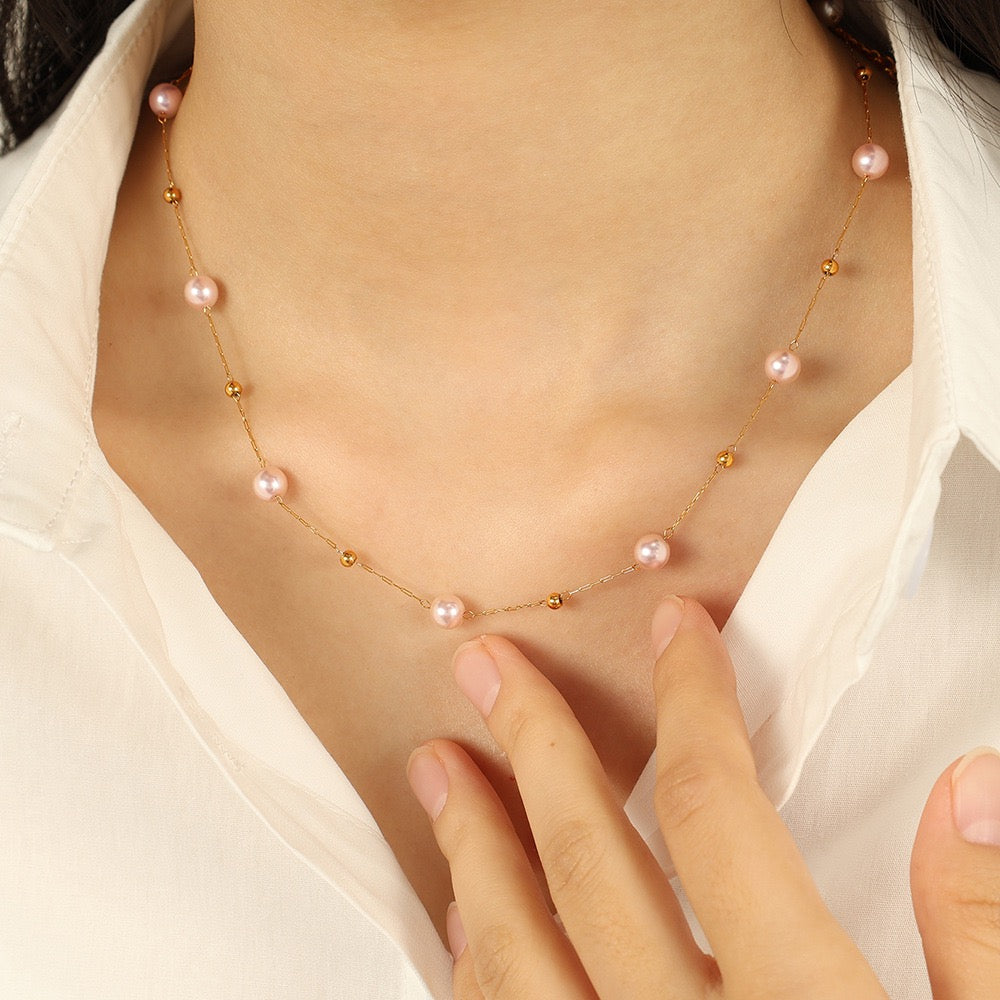 Champagne round pearly necklace