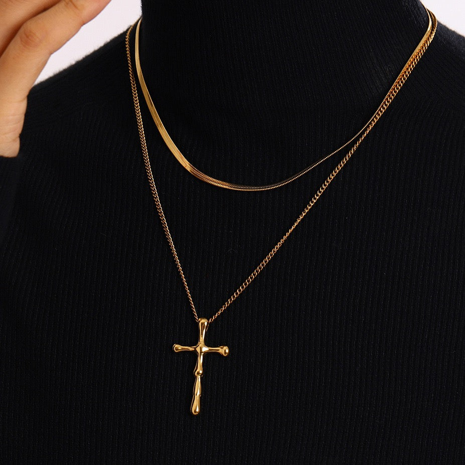 Classic cross necklace
