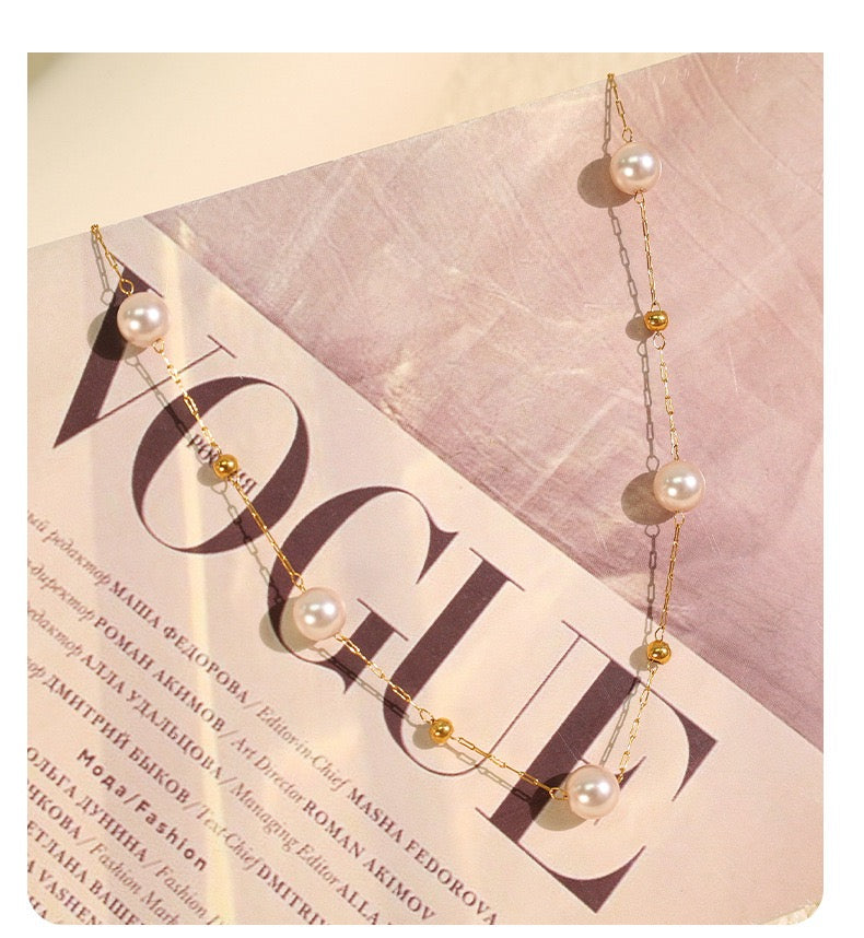 Champagne round pearly necklace