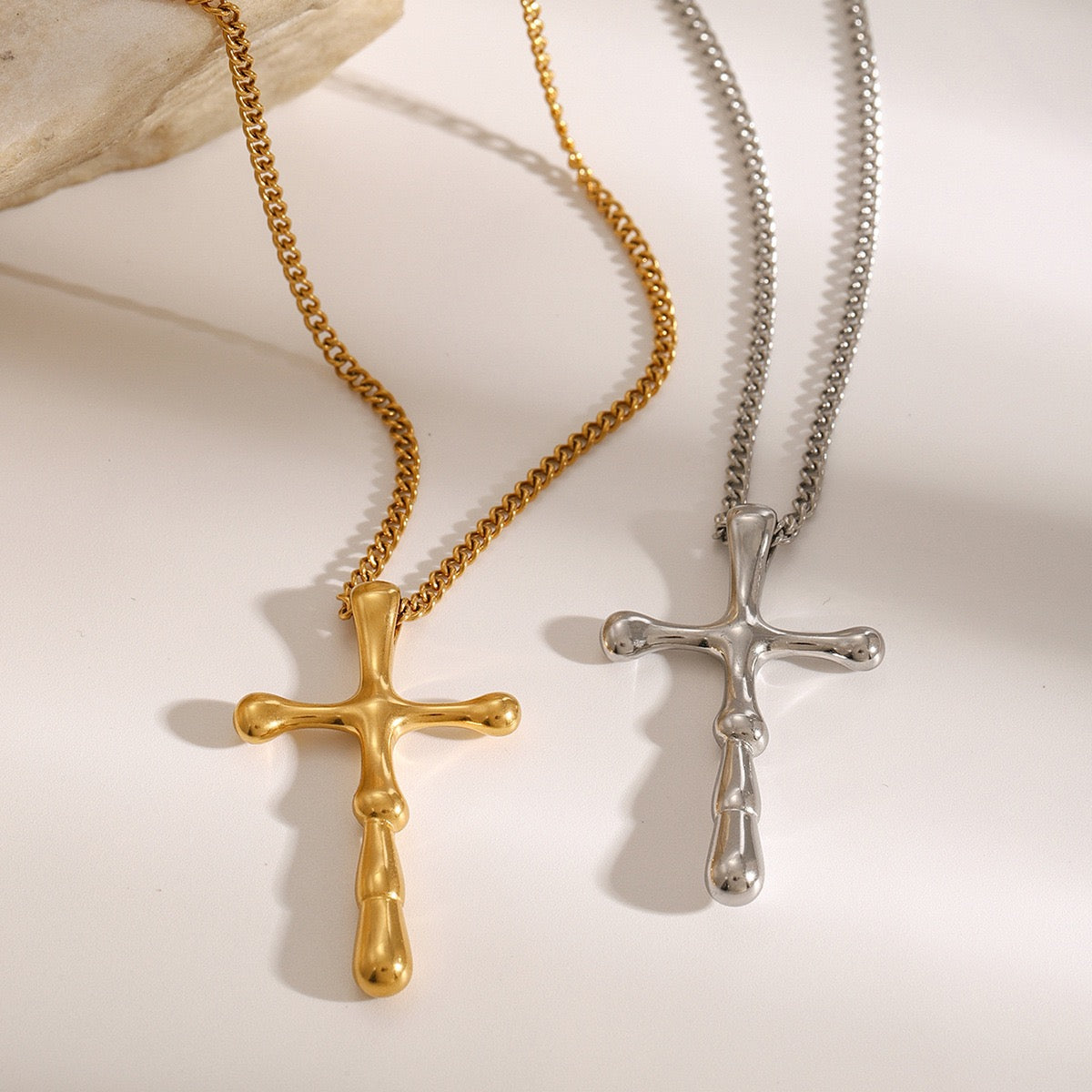Classic cross necklace