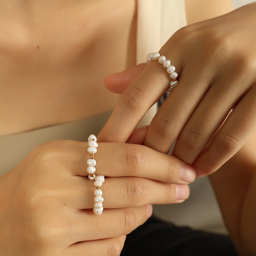 Kate Elastic round freshwater pearls rings