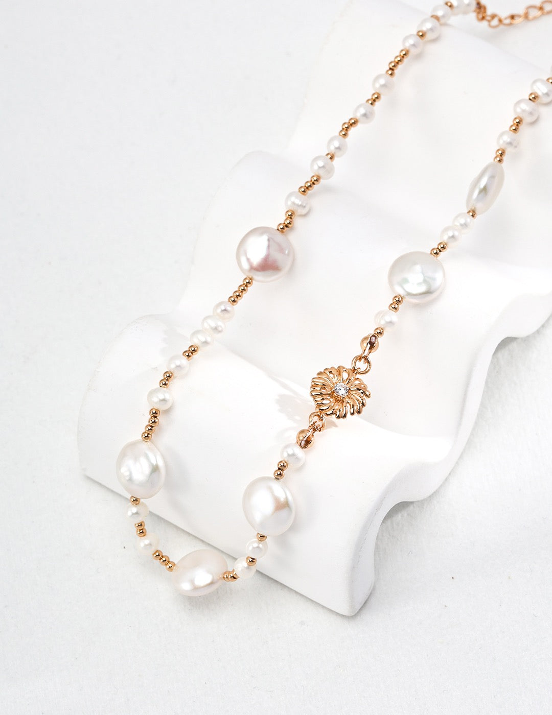 Annistone Flat natural pearls necklace