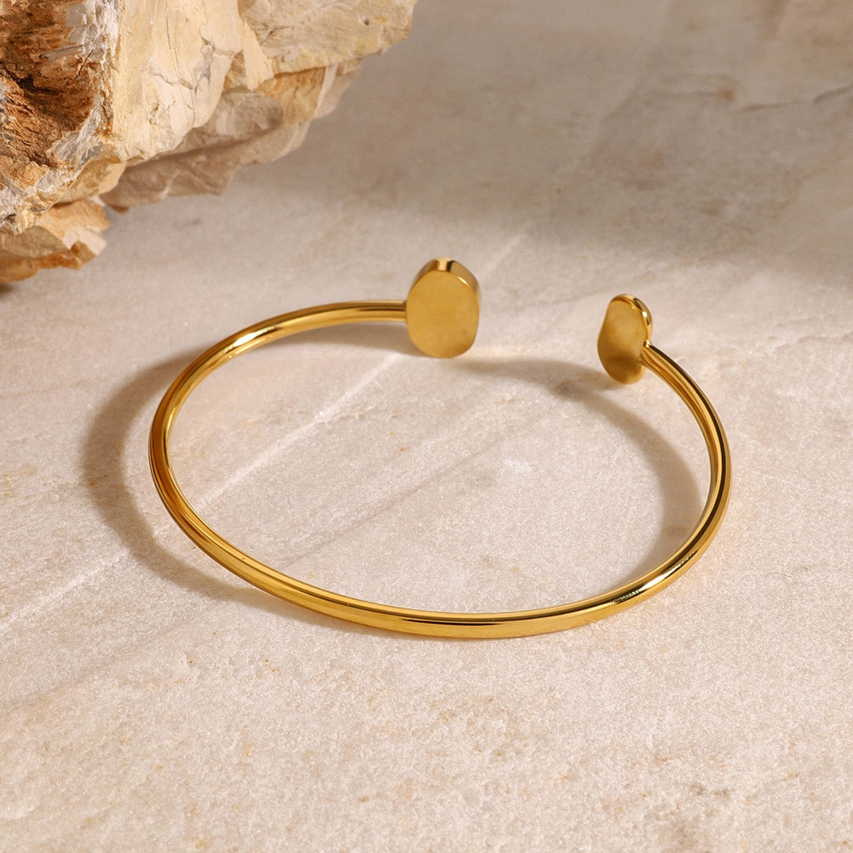 Dainty pearly bangle