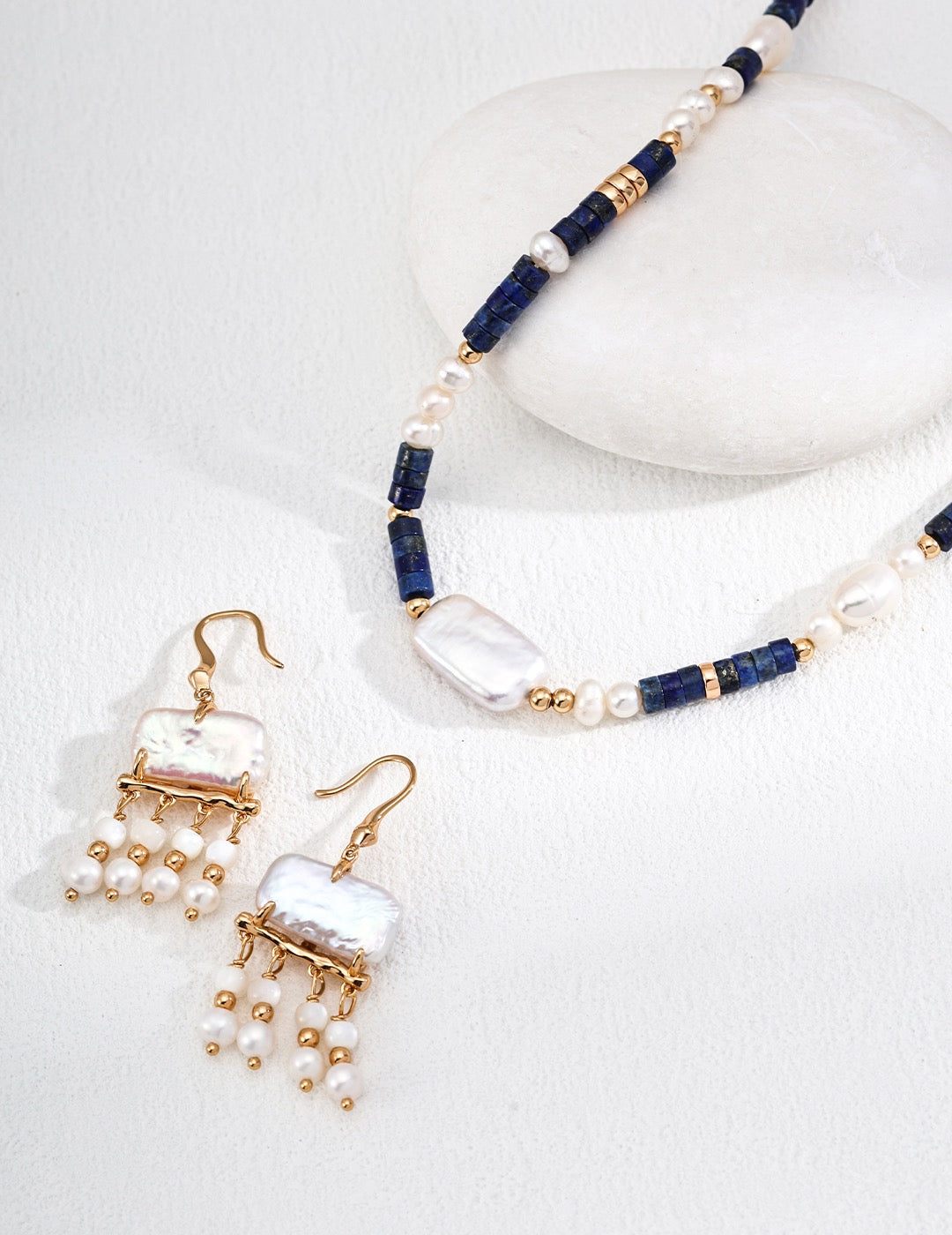 Manly Raining pearls earrings