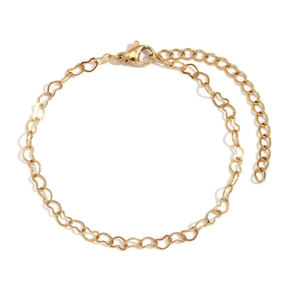 Dainty heart chain bracelet