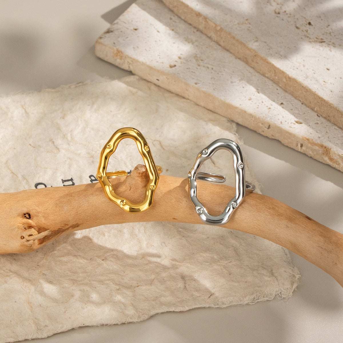 Curvy hoop rings