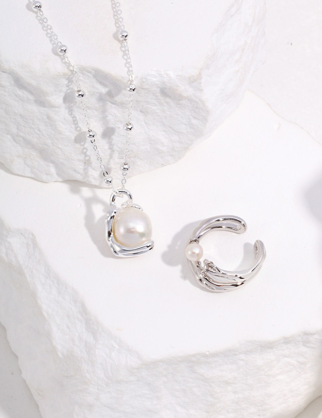 Koko Round pearl necklace