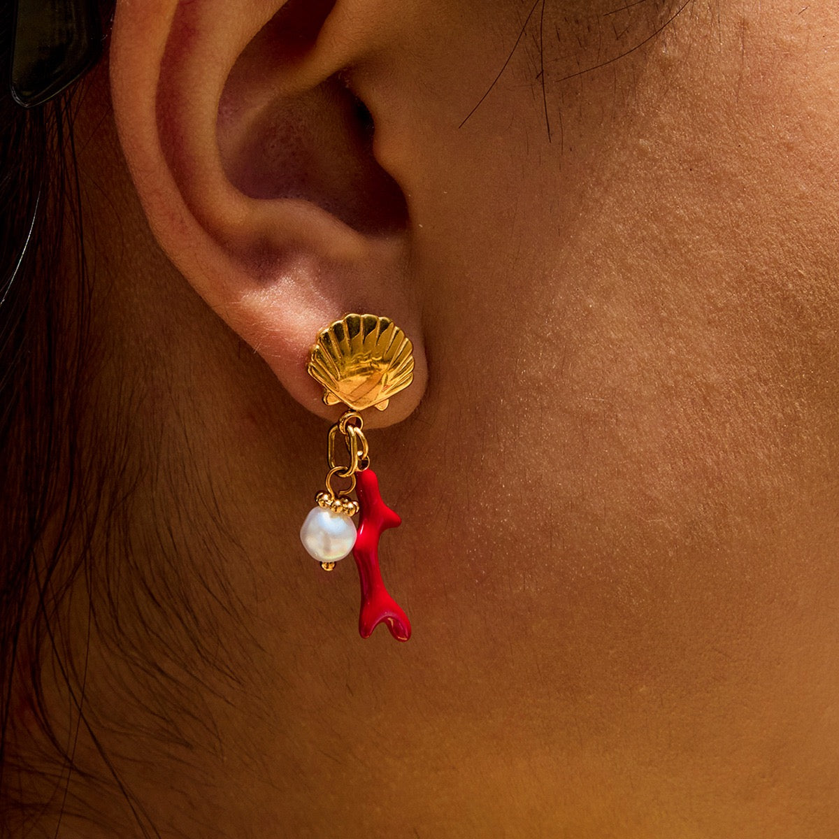 Red coral shell earrings