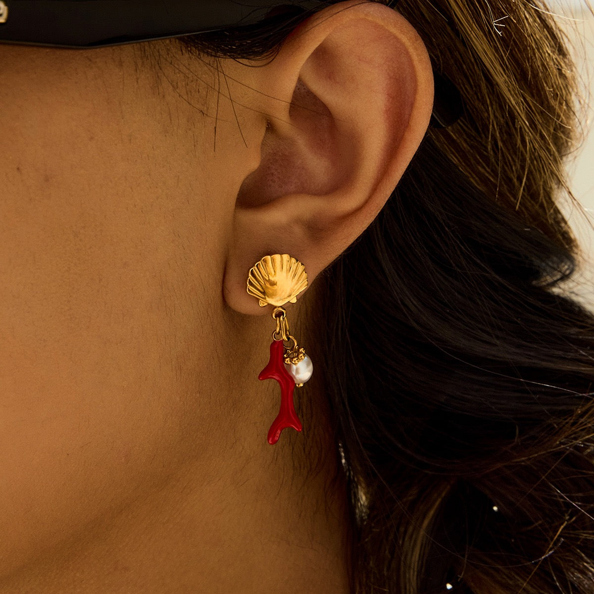 Red coral shell earrings