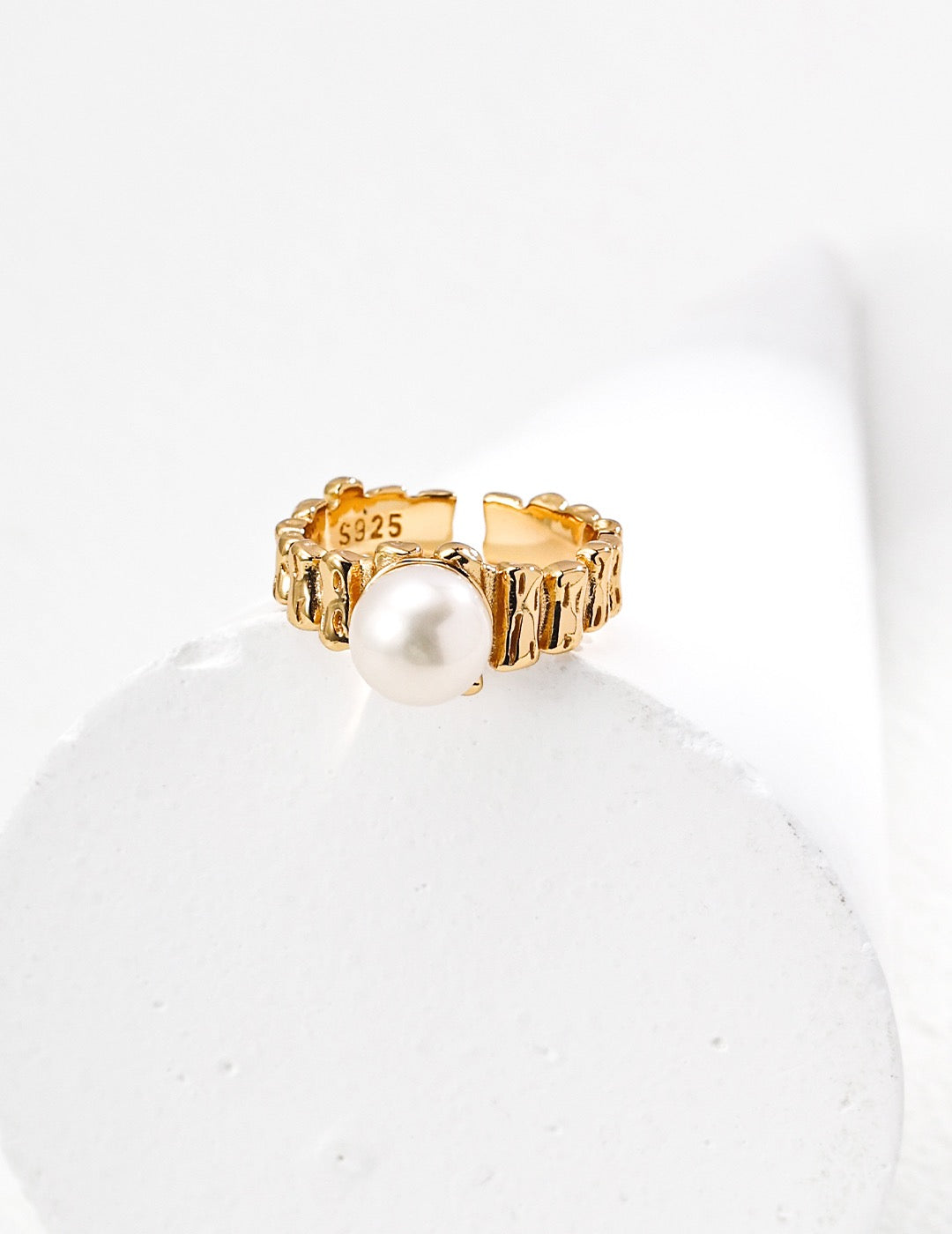 Kungita Round pearl rings