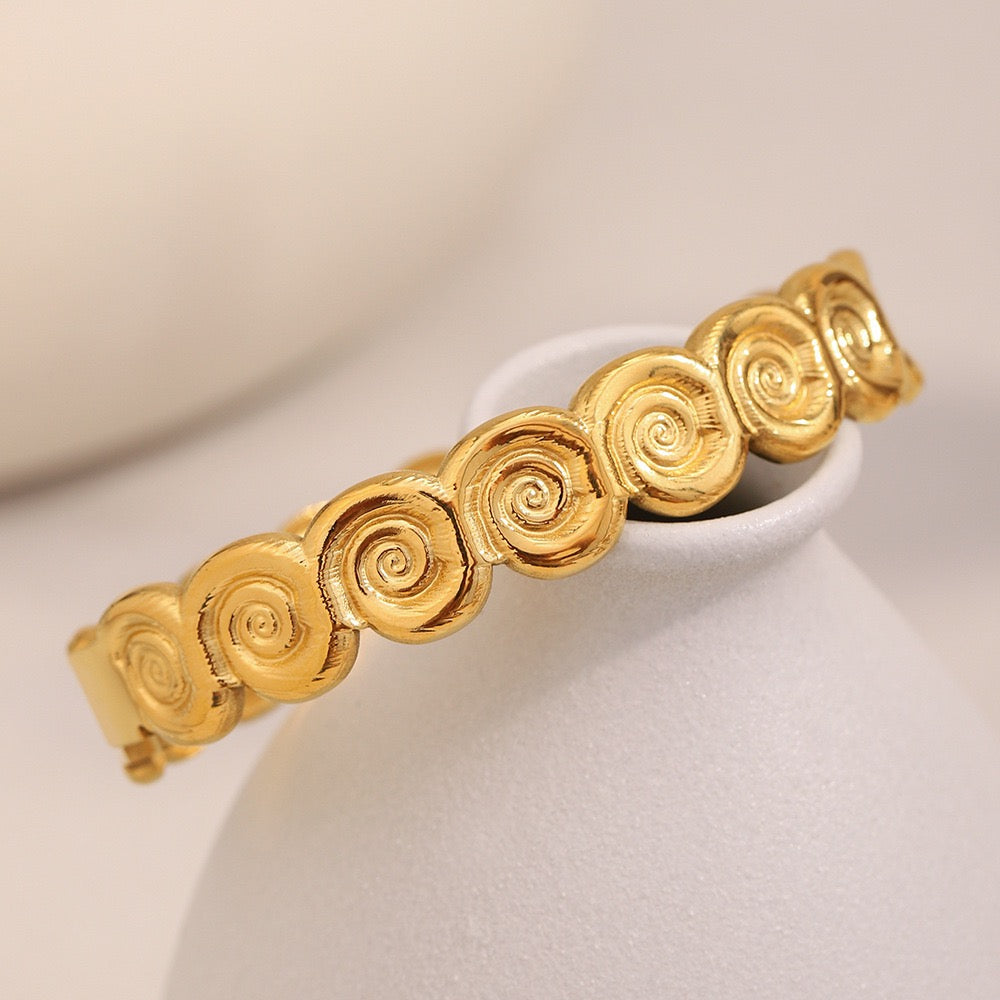 Swirl Round bangle