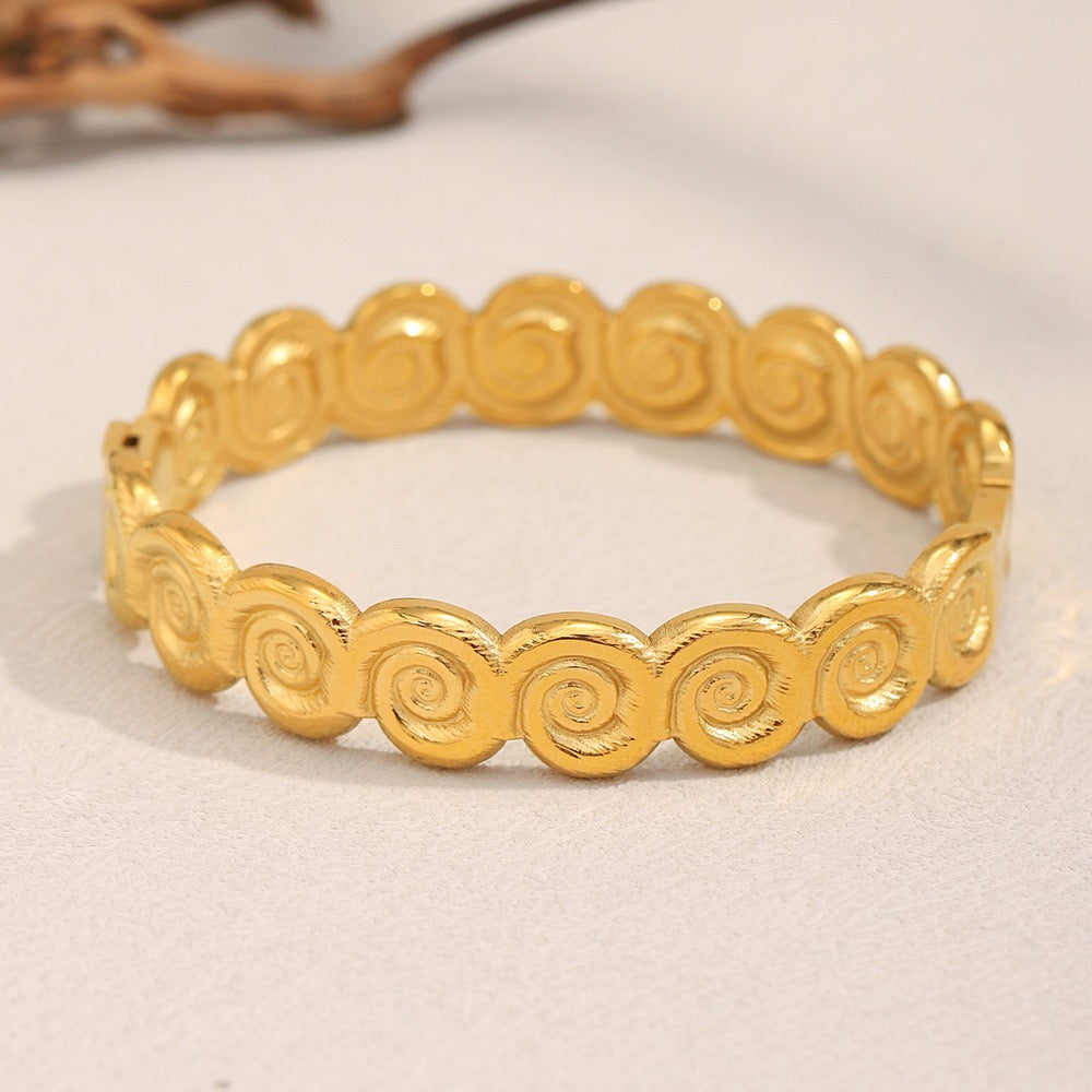 Swirl Round bangle