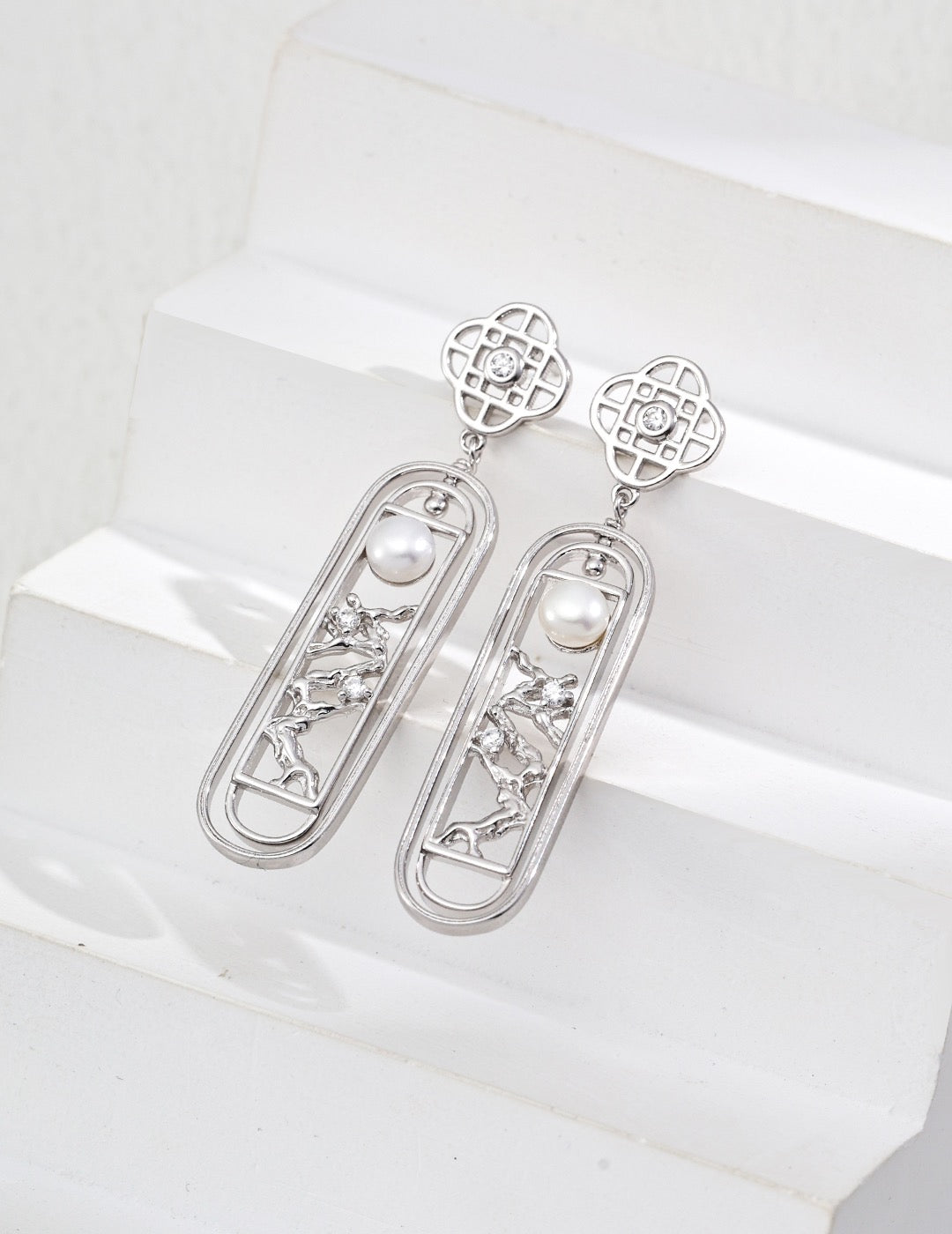 China Windows pearl earrings