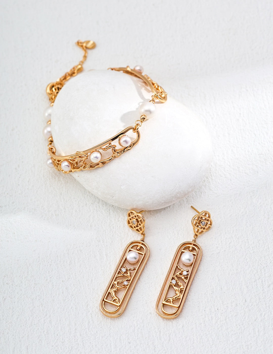 China Windows pearl earrings