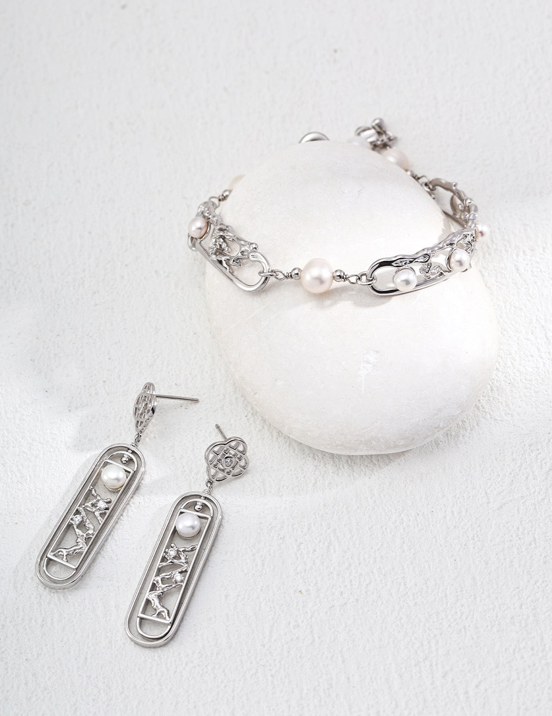 China Windows pearl earrings