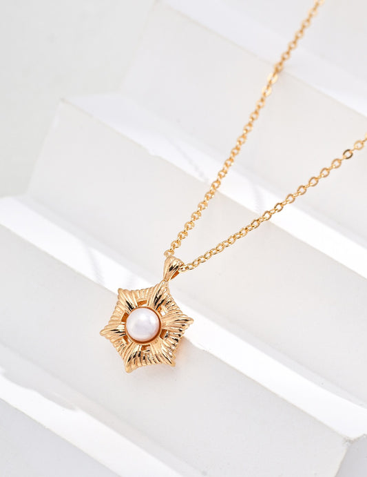 Moana Burning sun necklace