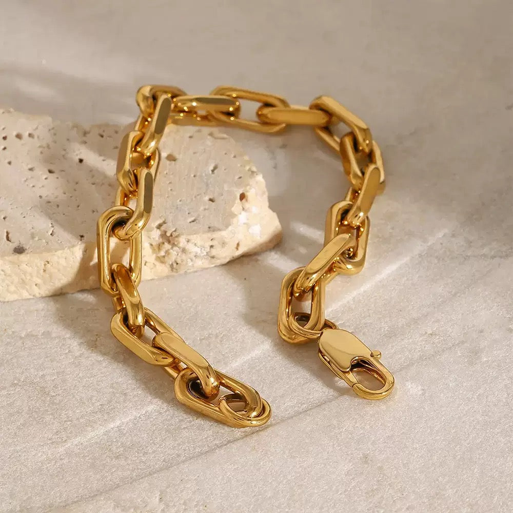 Statement chunky chain bracelets