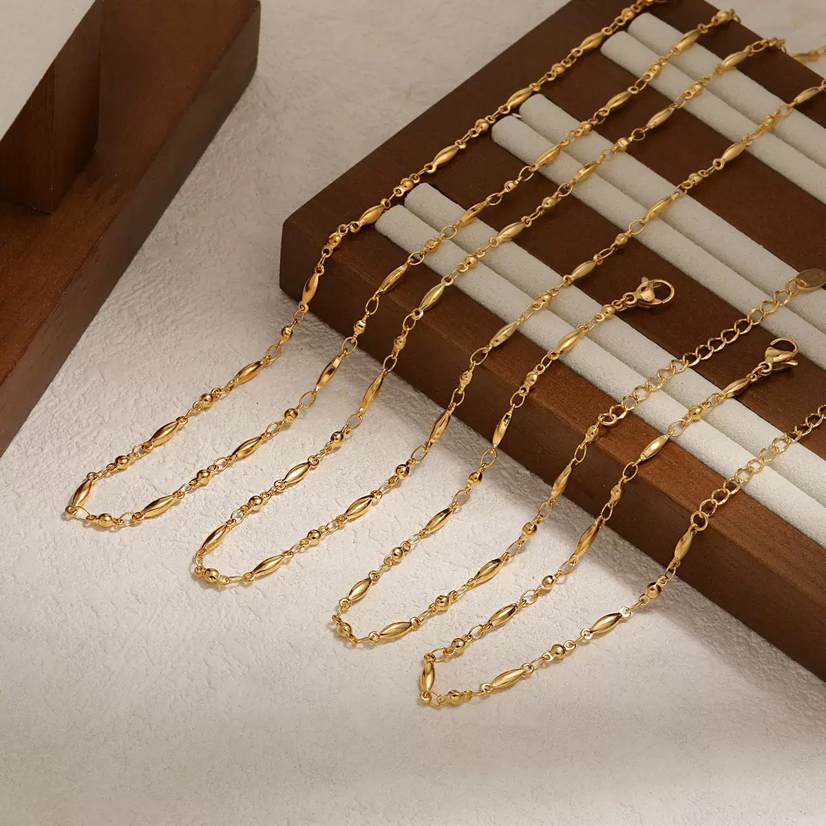 Daliah dainty chains set