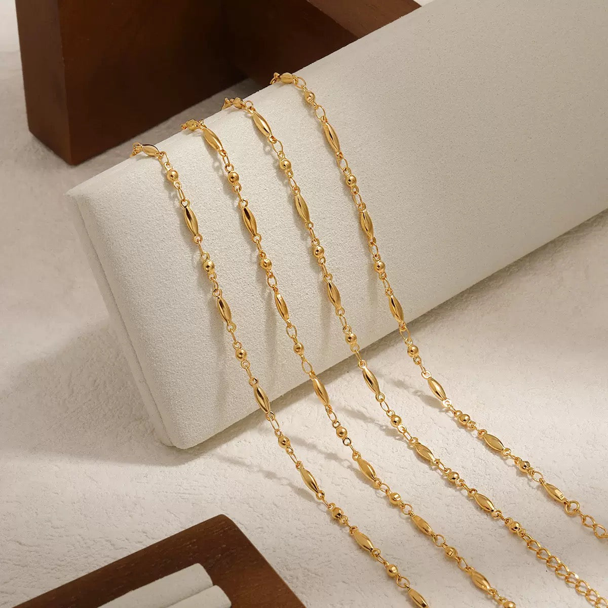 Daliah dainty chains set