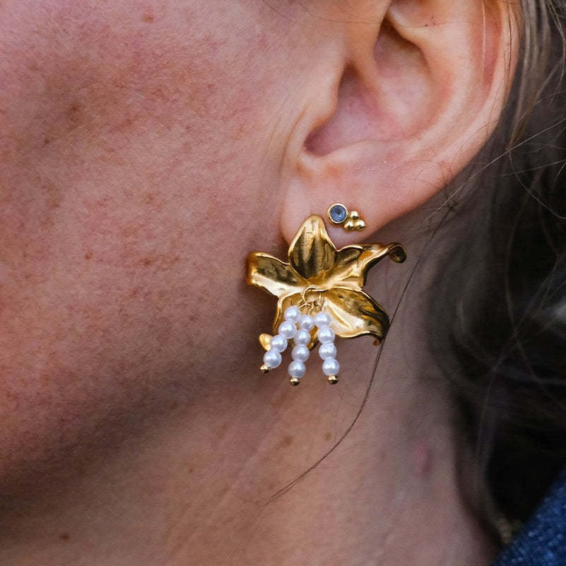 Freddie flower earrings