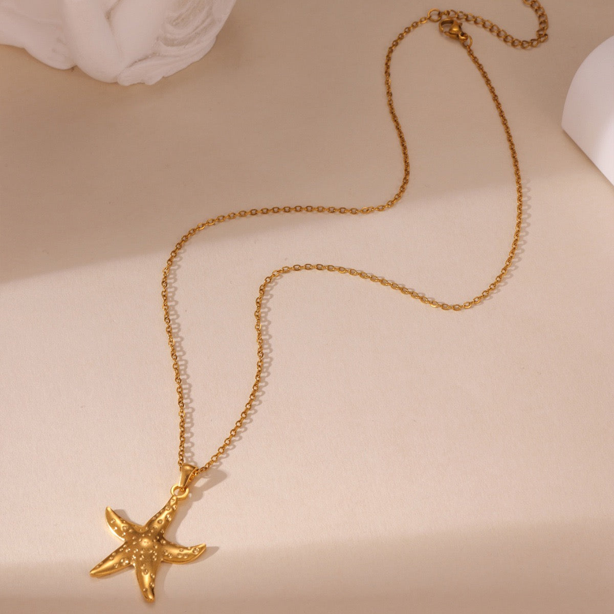 Starfish pendant necklace