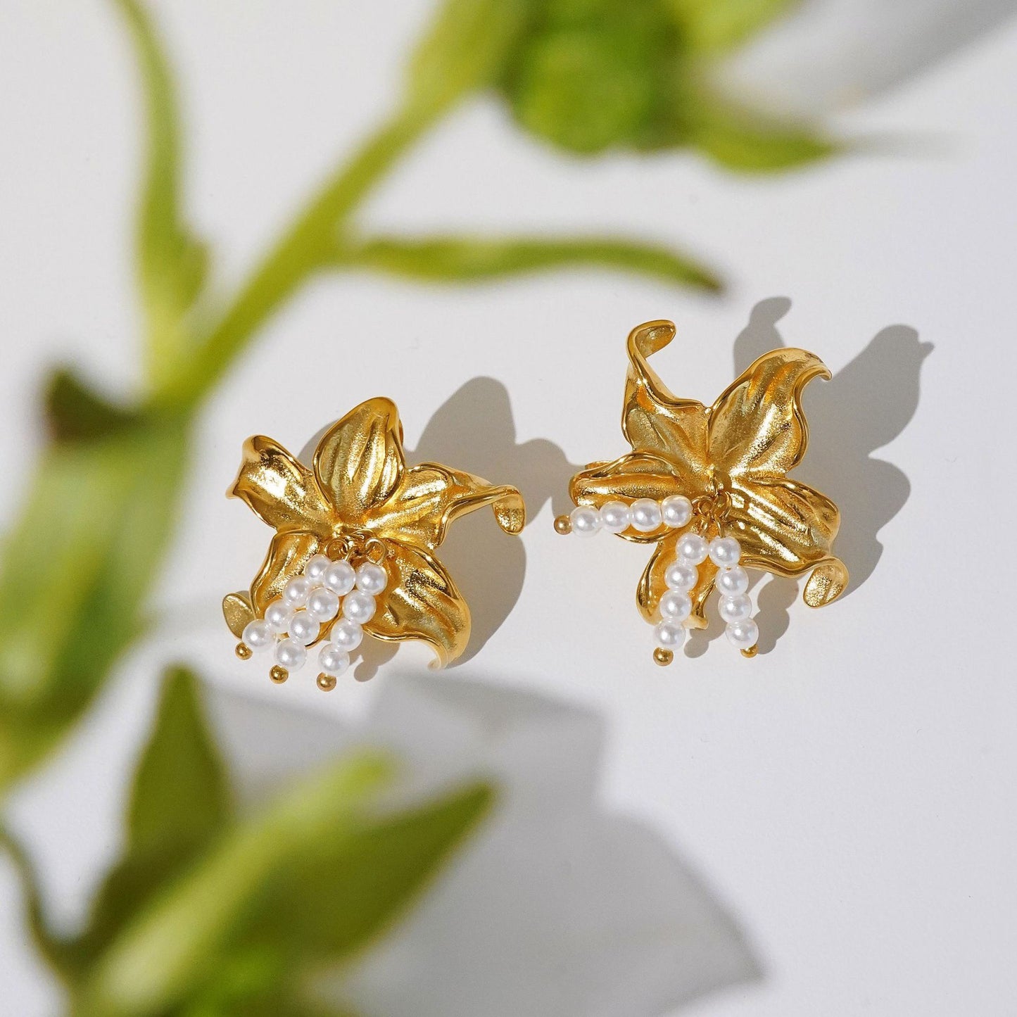 Freddie flower earrings