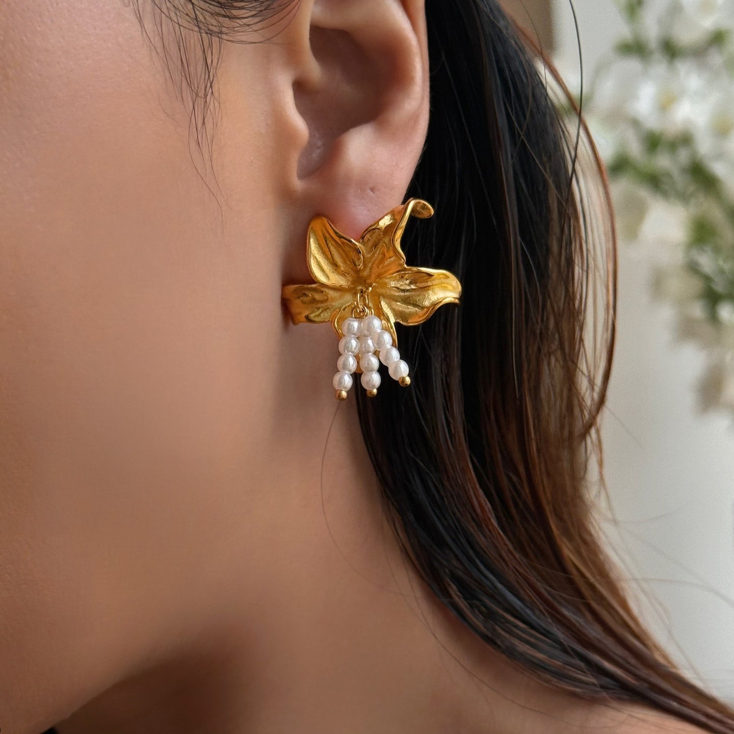 Freddie flower earrings