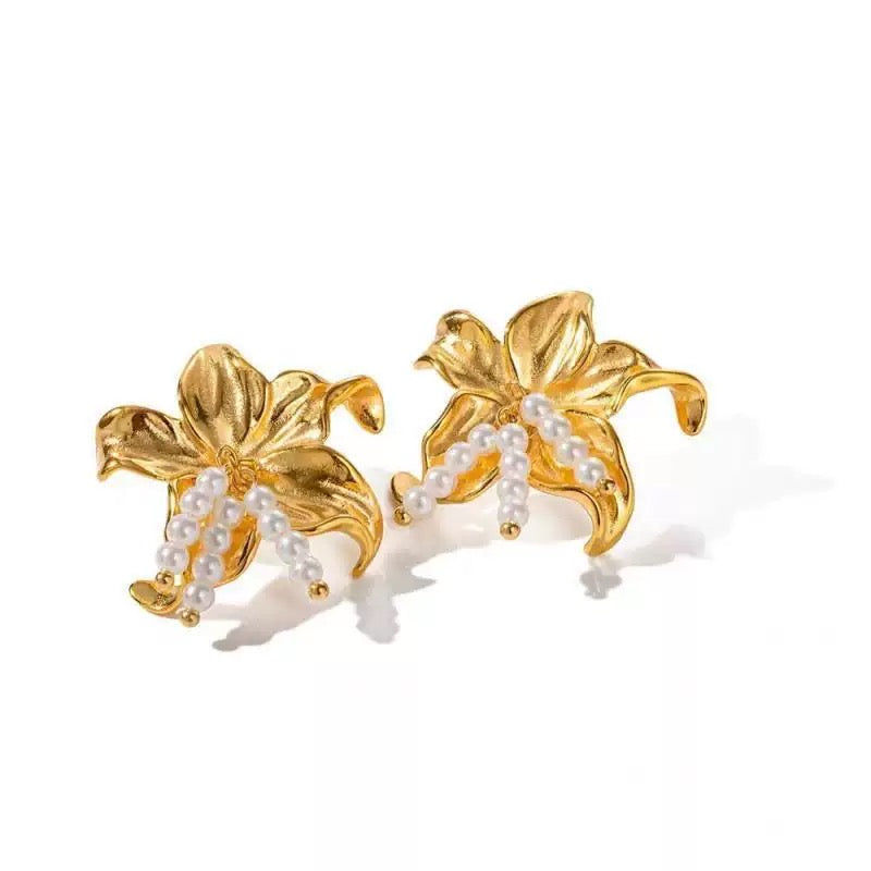 Freddie flower earrings