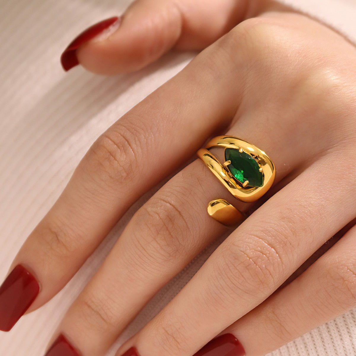 Green fun rock rings