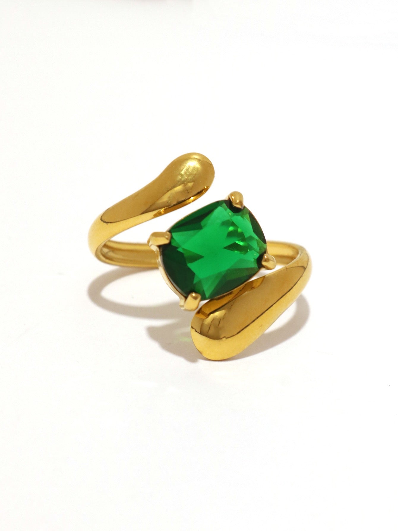 Green fun rock rings