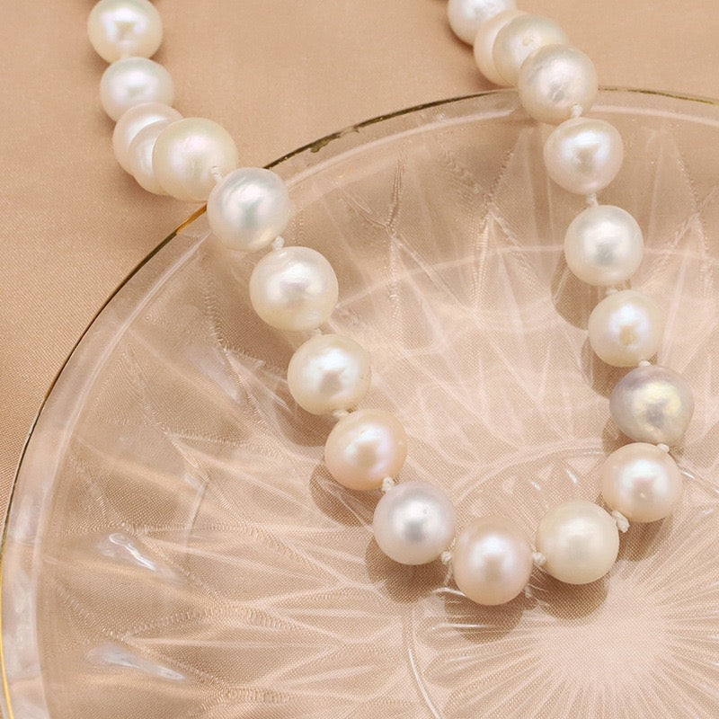Addison bulb pearl necklace