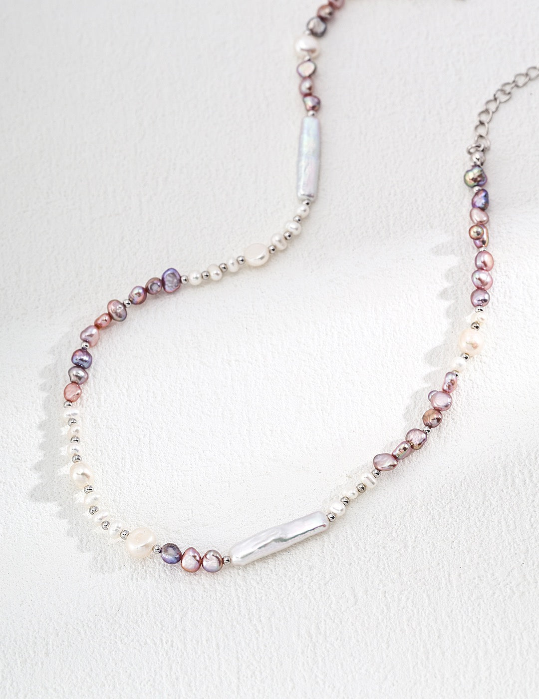 Sisley Purple grey Pearl necklace