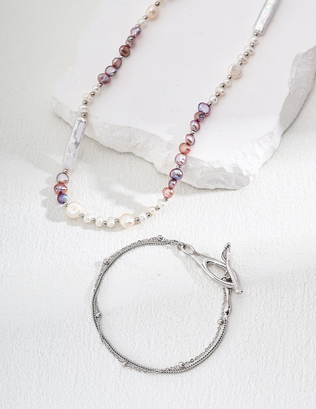 Sisley Purple grey Pearl necklace