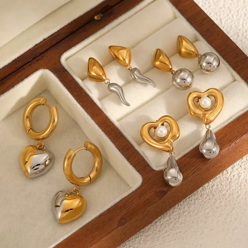 Two tones heart earrings