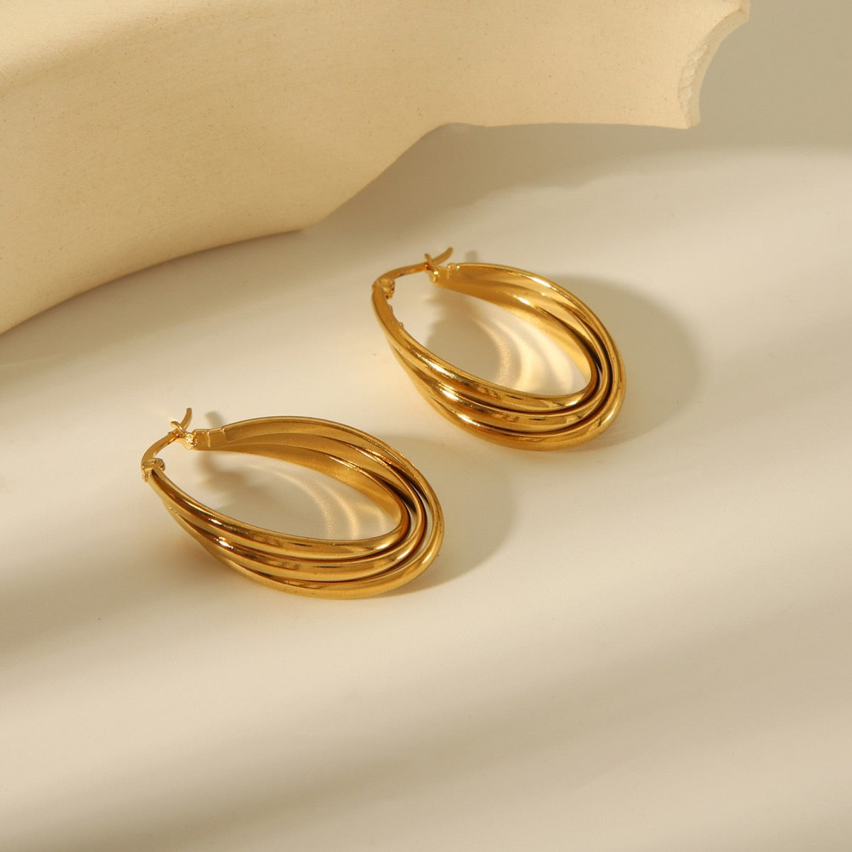 Triple oval hoops