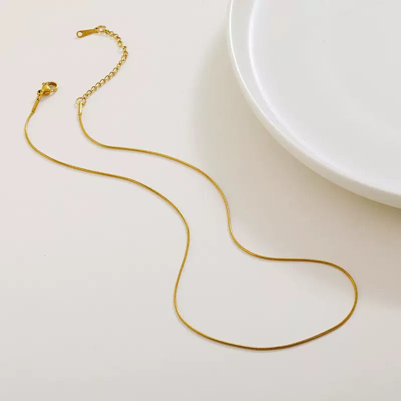 Classic dainty chain necklaces