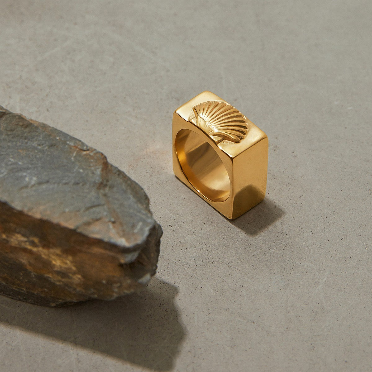 Square shell ring