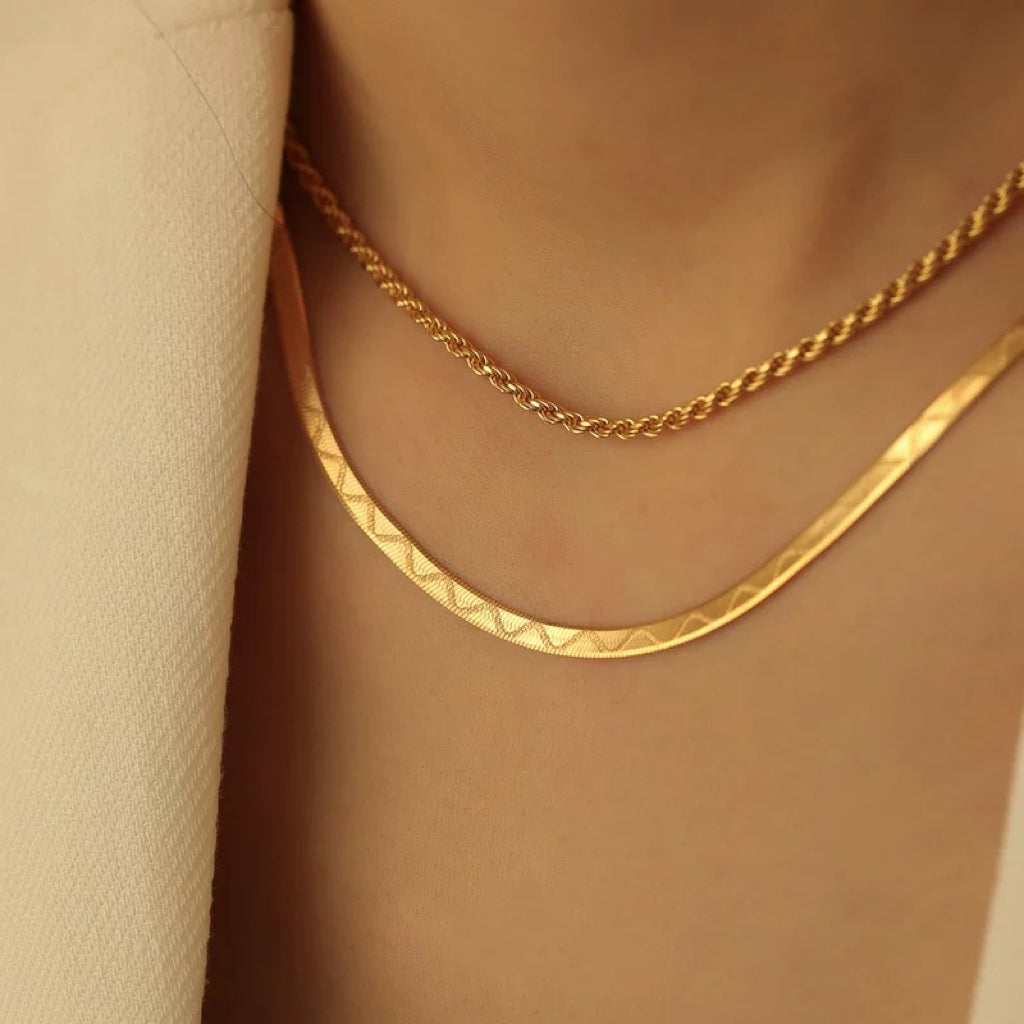 Water shine chain necklace